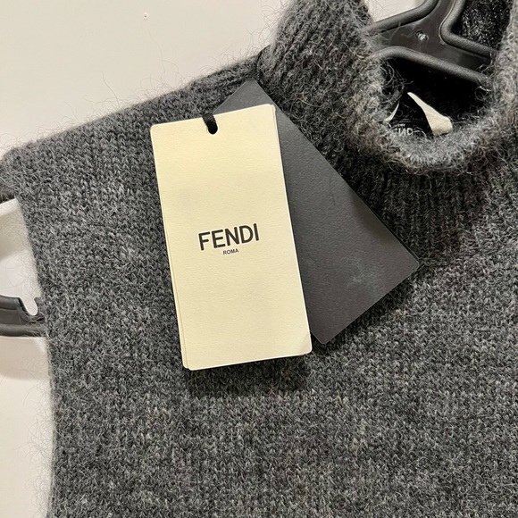 FENDI. BRAND NEW WITH TAGS. Abito midi Fendi in lana e cashmere - Picture 4 of 7